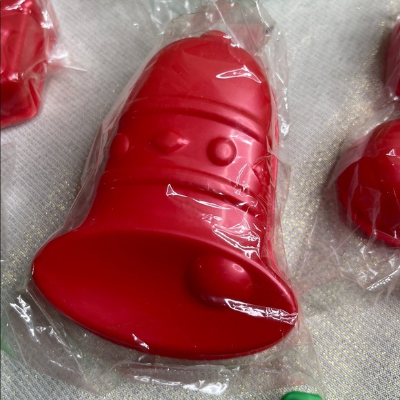 Festive Red and Green Holiday Jello Jelly Molds Gingerbread House Bell Socking 7 - Picture 9 of 13